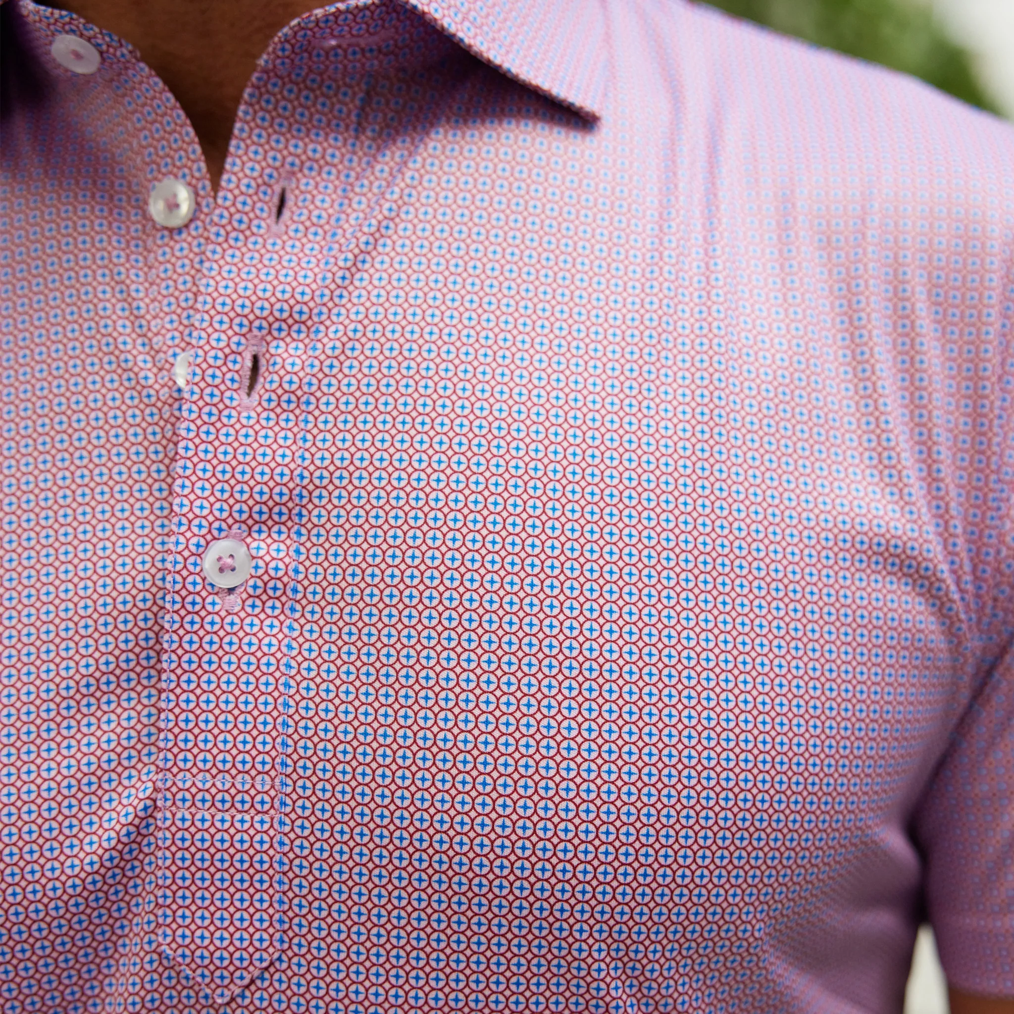 1704-semi-spread-collar-polo-compass-crimson-3.webp Semi-Spread Collar Polo Compass Crimson